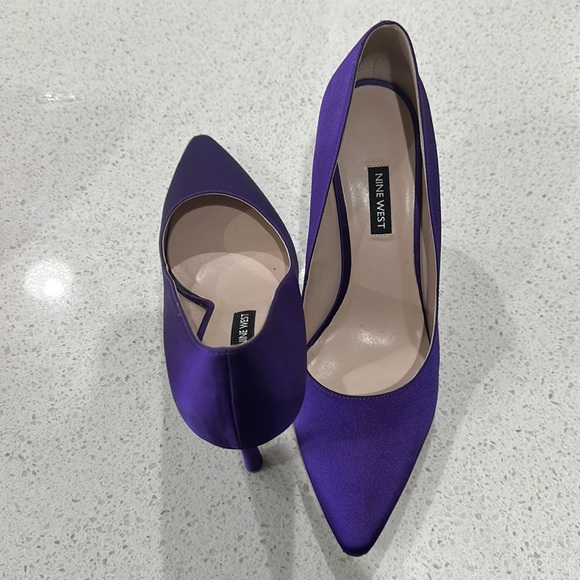 Nine West ~ Emmala Purple Satin Pointy Toe Pump - Picture 4 of 4